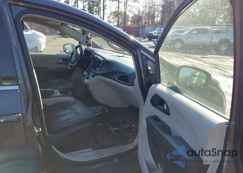 2020 Chrysler Pacifica Touring L Plus z USA, uszkodzony, nr VIN 2C4RC1EG4LR127015